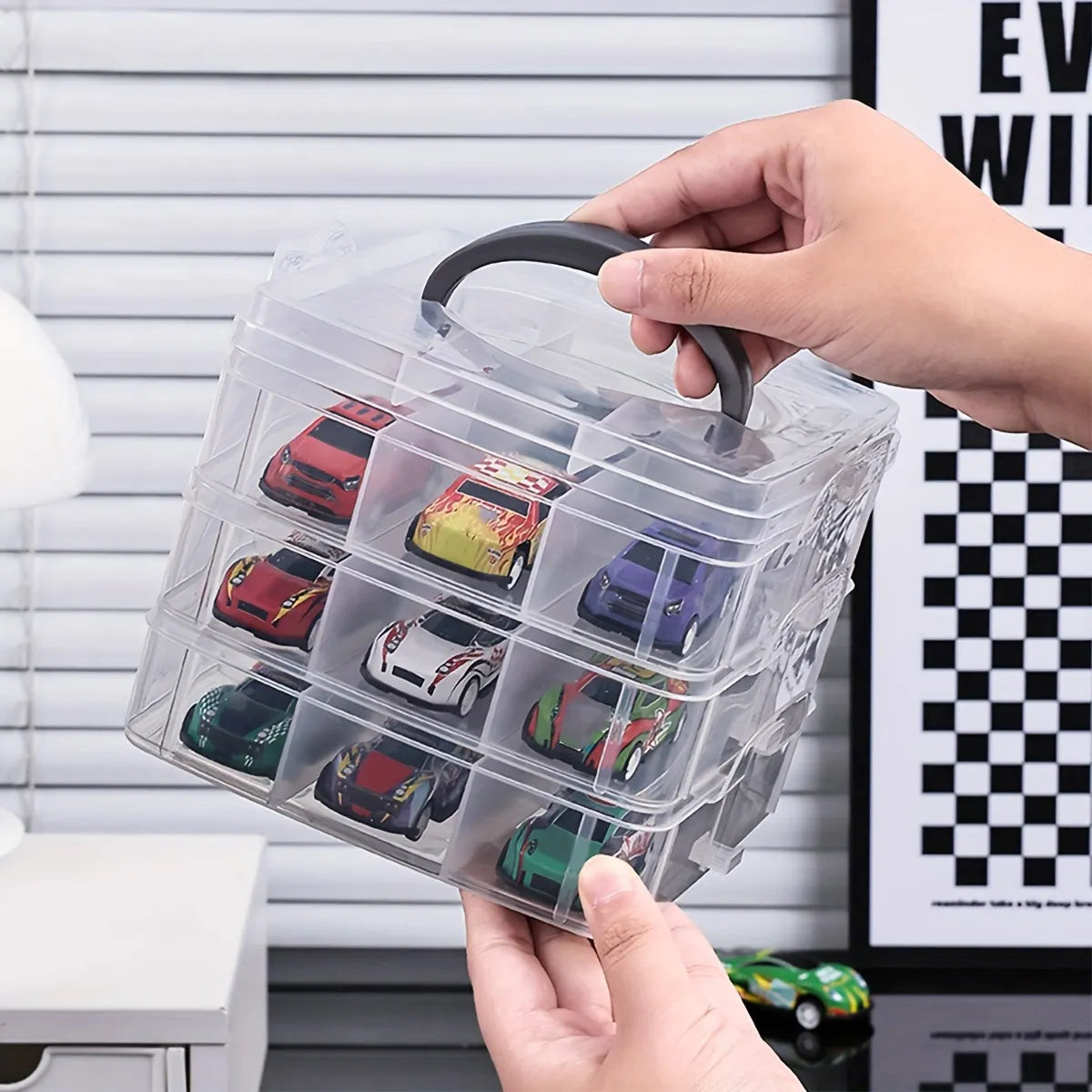 1pc Transparent toy &  multi-purpose dustproof and moisture-proof portable storage box.