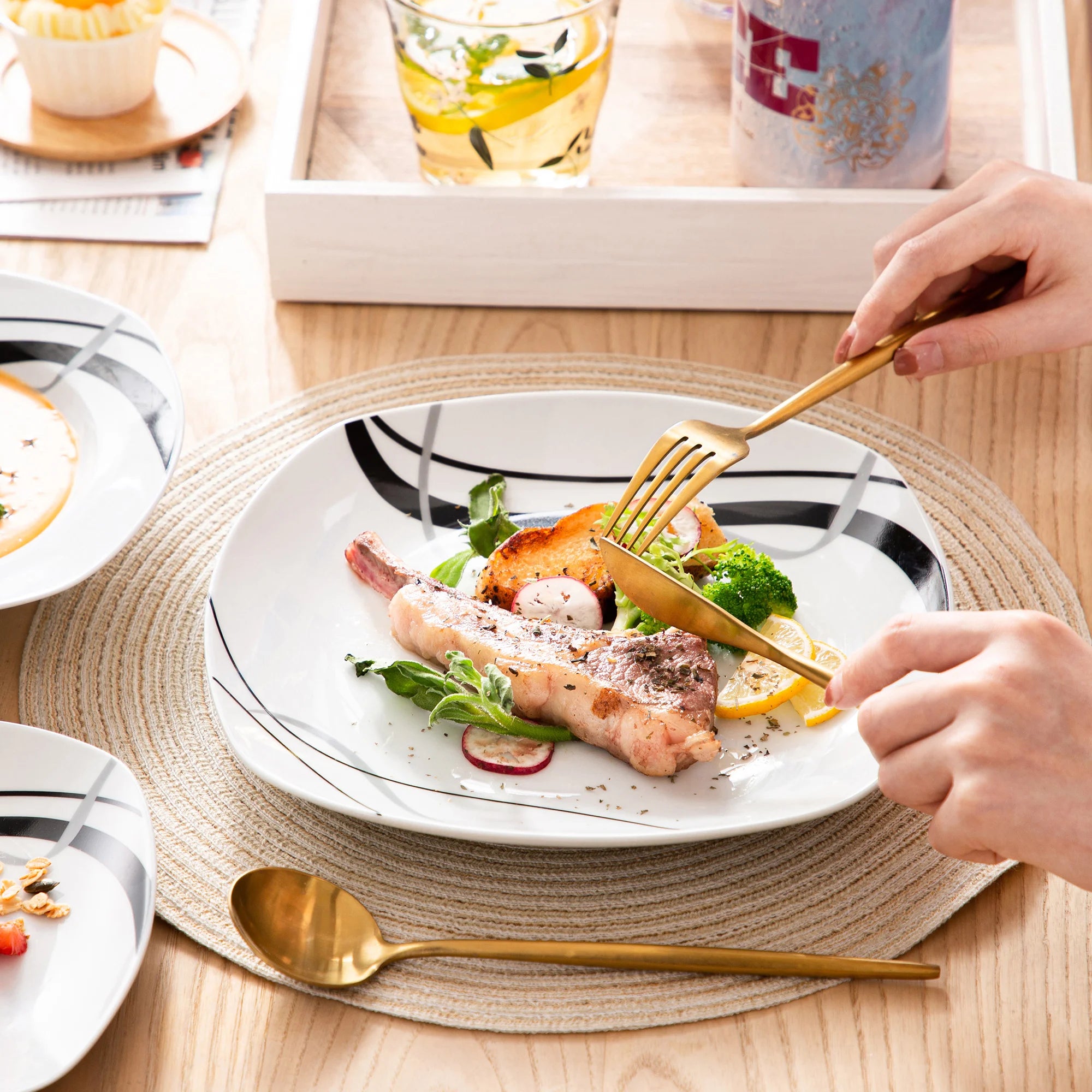 18/36-Piece Porcelain Ceramic Black Line Kitchen Tableware Dish Set with Dinner, Dessert, and Soup Bowl