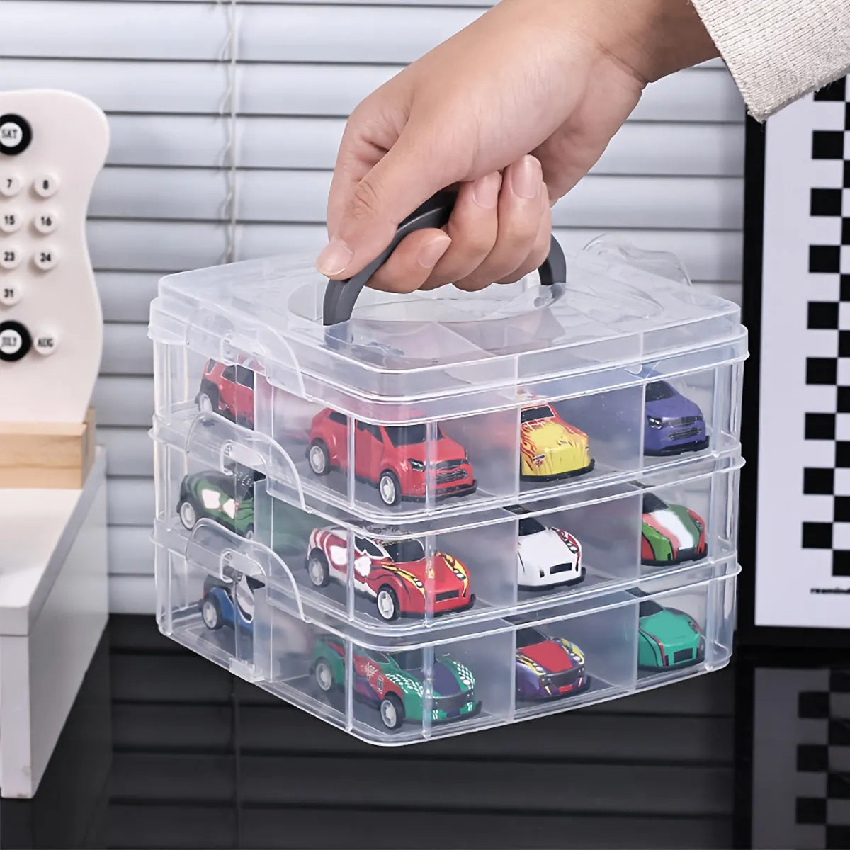 1pc Transparent toy &  multi-purpose dustproof and moisture-proof portable storage box.
